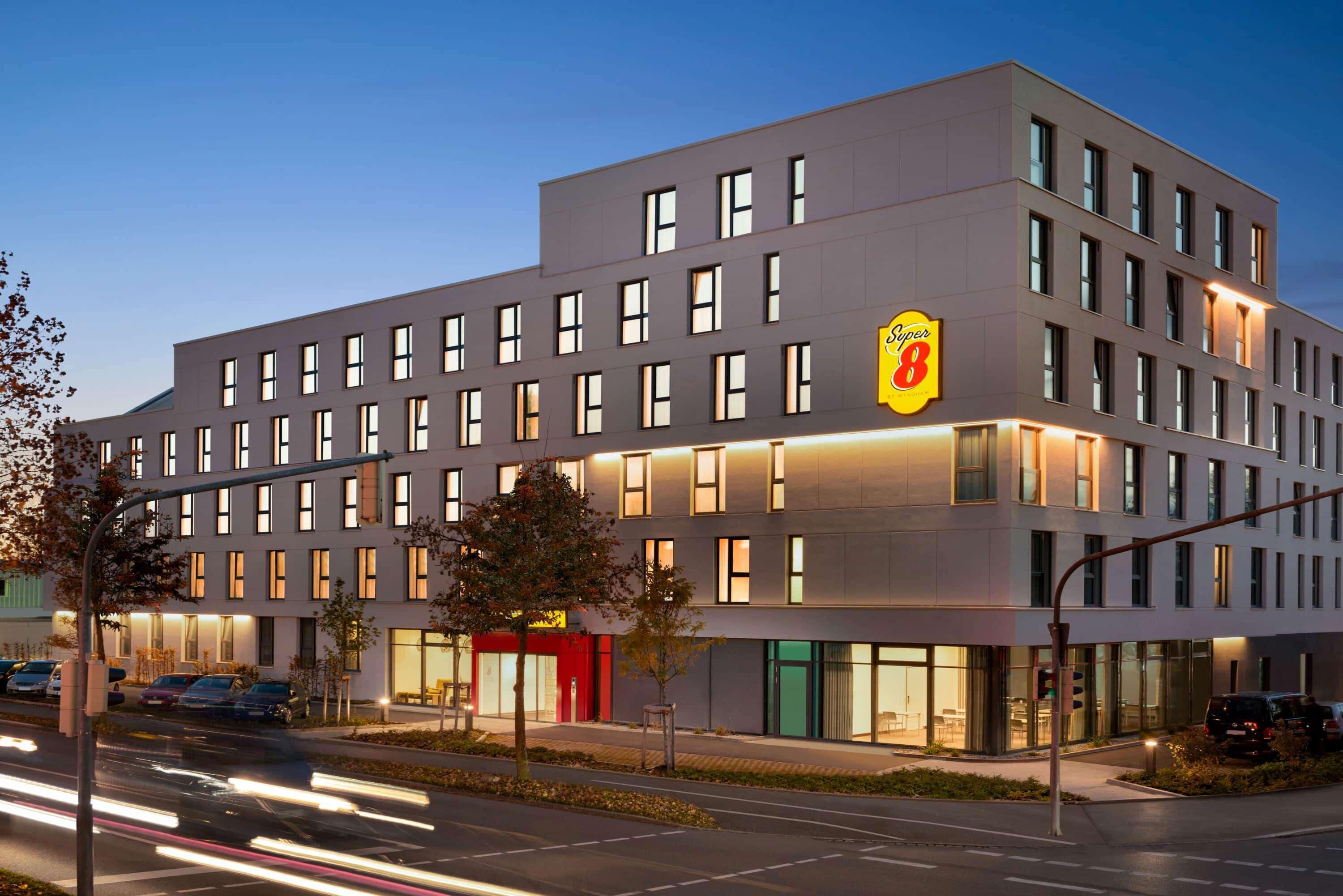 Super 8 By Wyndham Augsburg Hotel Exterior photo